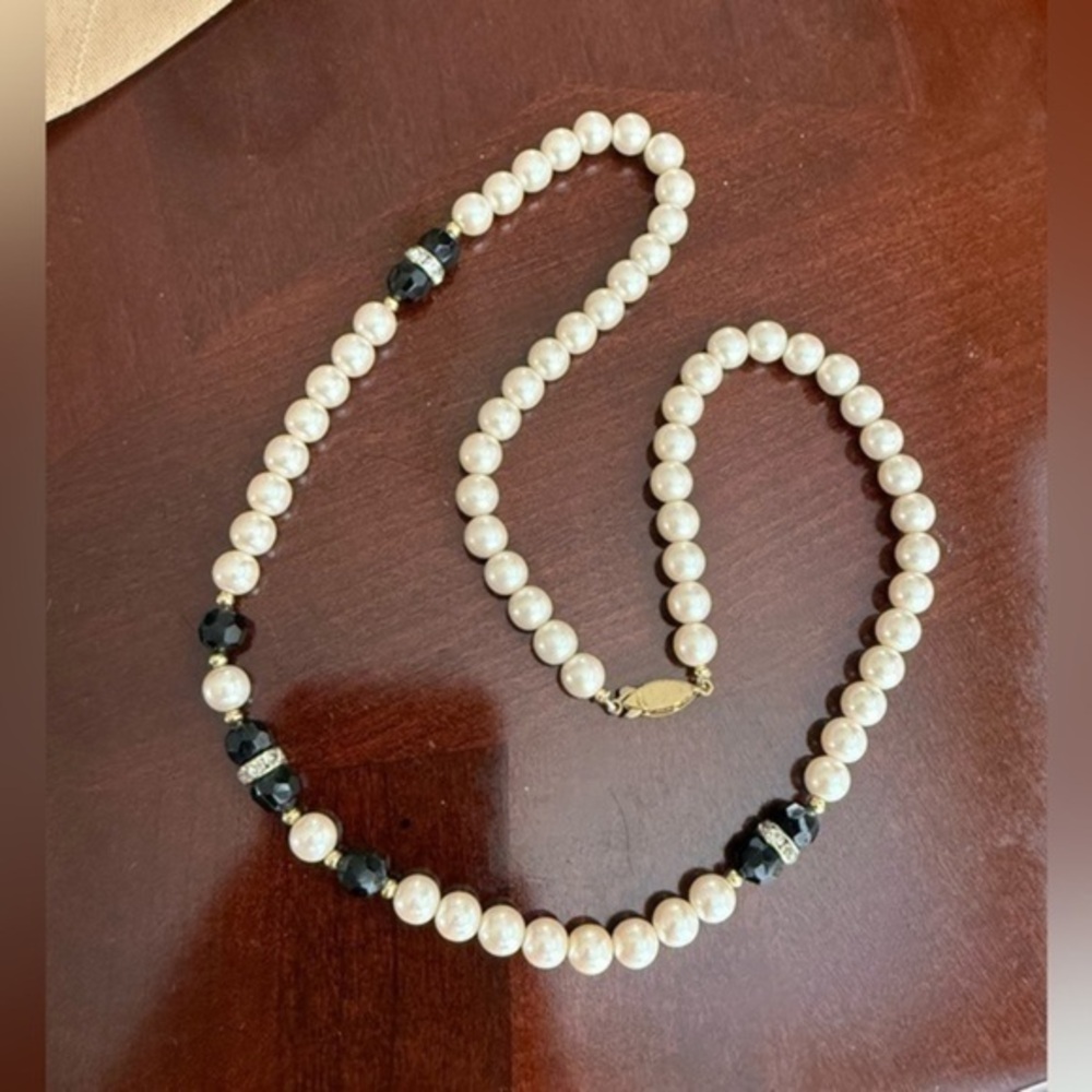 Vintage Faux Pearl Necklace